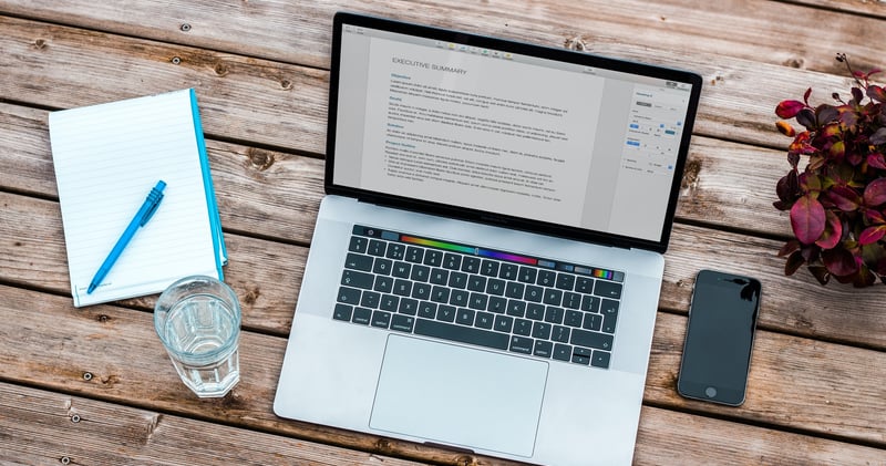 Minimalist resumes are popular among recruiters, but are they the best choice for you? Let’s break down the pros and cons, as well as some design tips.