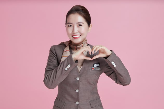 Find out how much the average flight attendant salary is at major airlines, as well as the benefits you're likely to receive.